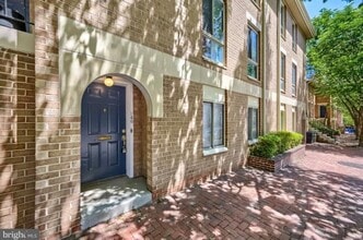 Building Photo - 140 W Barre St