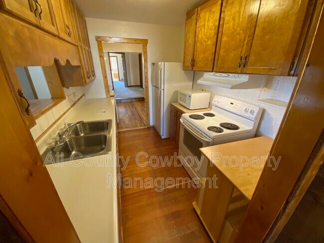 Building Photo - 528 S Pierce St