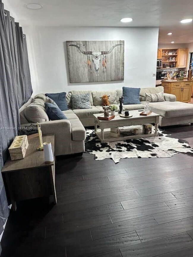 Foto del edificio - 2827 McKinley St