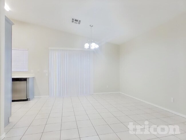 Foto del edificio - 2022 E Winston Dr