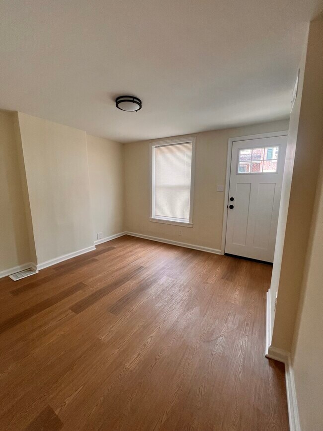 Foto del edificio - 1704 Tulip St