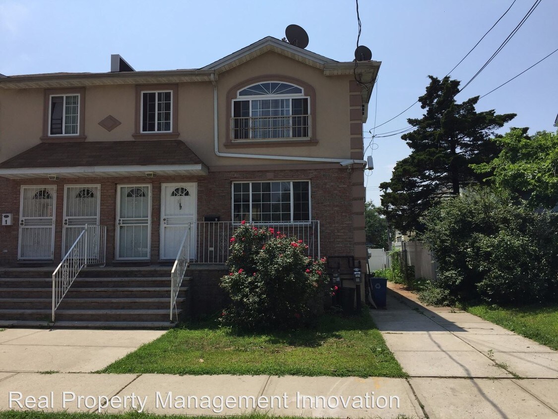 Primary Photo - 137-44 Thurston St