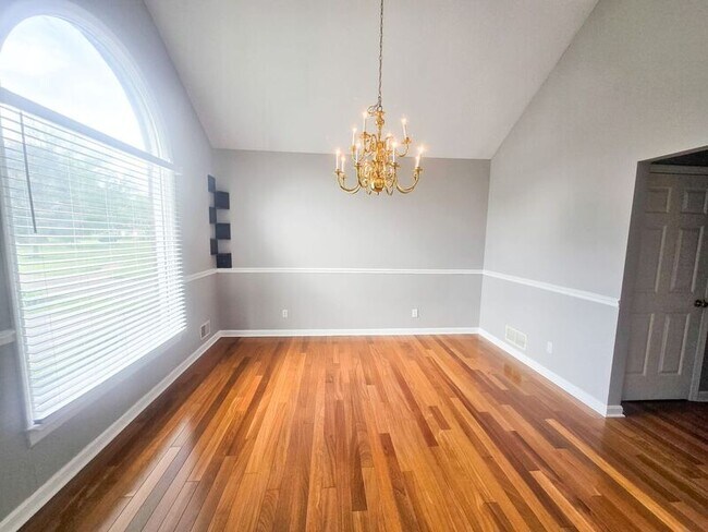 Foto del edificio - 3516 Barbour Pl Cir