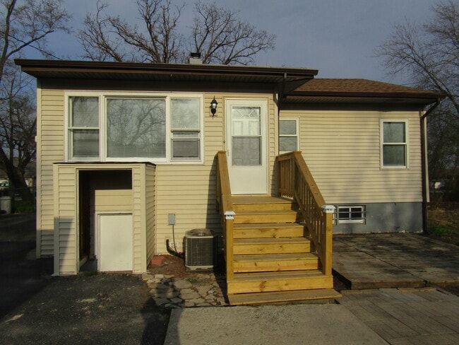 Building Photo - 11246 S Worth Ave