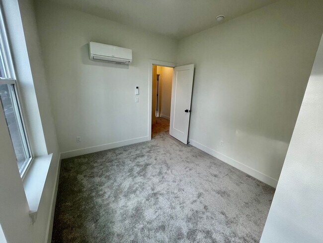 Building Photo - TWO WEEKS FREE RENT! Move-in Special! BRAN...