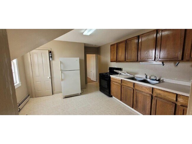 Building Photo - 111 3rd St W