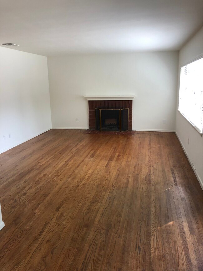 Building Photo - 1012 San Rafael Ave