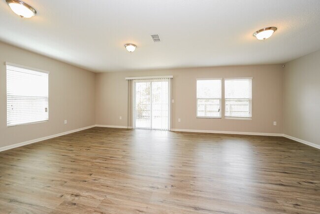 Building Photo - 2126 Tyson Lake Dr