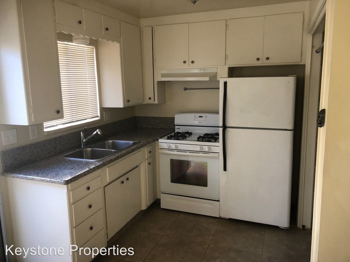 Primary Photo - 1705 Carver Ct