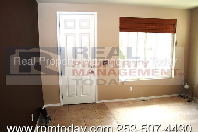 Foto del edificio - 9012 Campus Meadows Loop NE