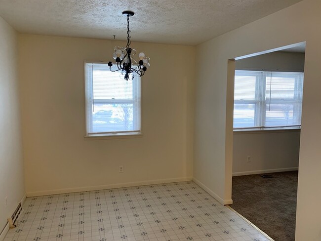Building Photo - 201 W Shelbourne Dr