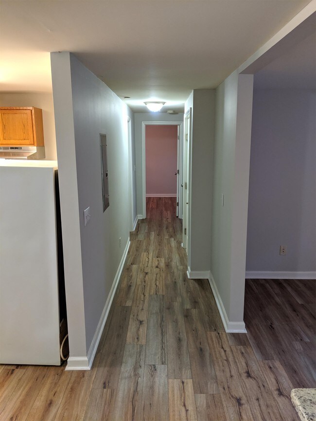 Building Photo - 800 Pritchard Ave Ext