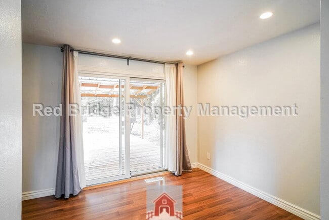Foto del edificio - 5062 SW Freeman Ct