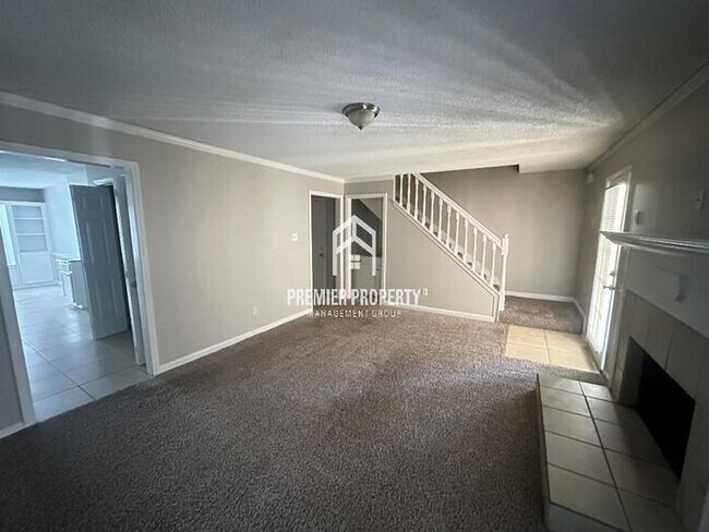Foto del edificio - 2229 Woodfield Park Rd