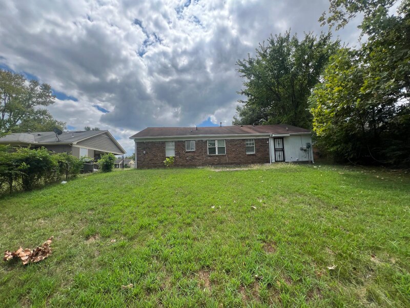 Foto principal - 3390 Ridgemont Ave