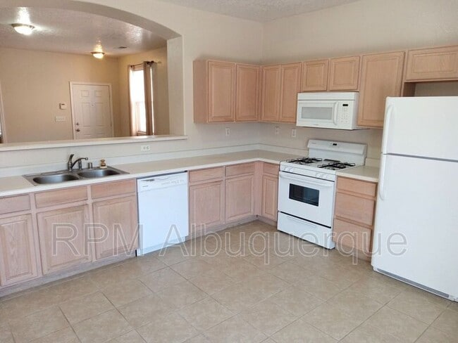 Foto del edificio - 728 Nicklaus Dr SW
