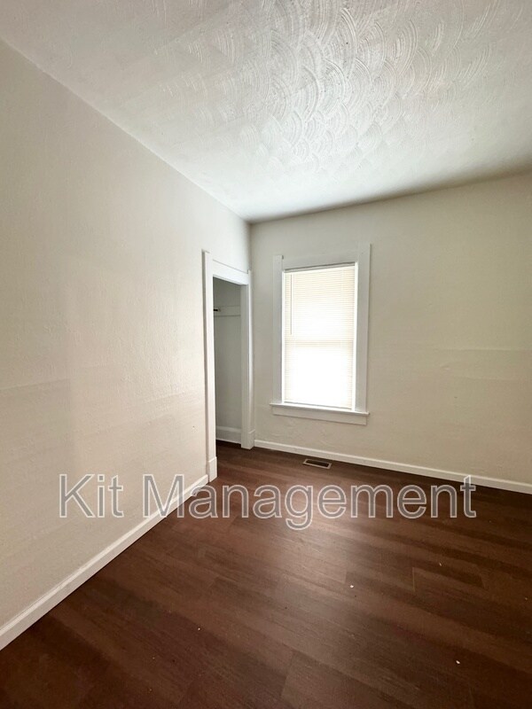 Foto del edificio - 1752 Finch St