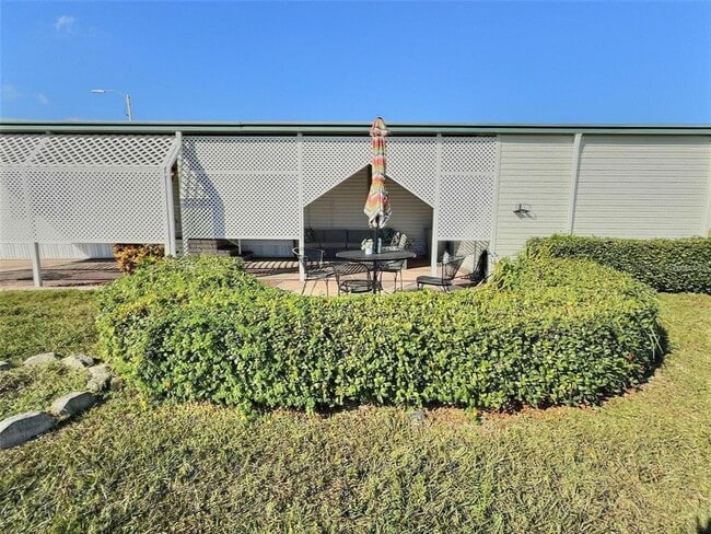 Foto del edificio - 667 Sugar Palm St