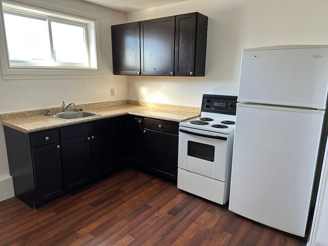 Building Photo - Charming 2-Bedroom Apartment for Rent in Oshawa - ONE MONTH RENT FREE