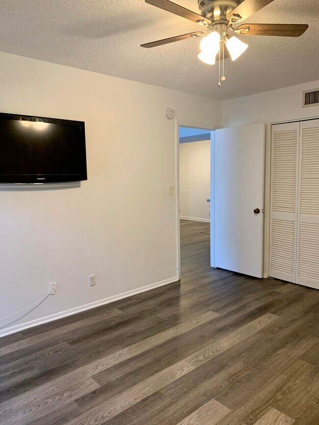 Foto del edificio - 480 NW 20th St