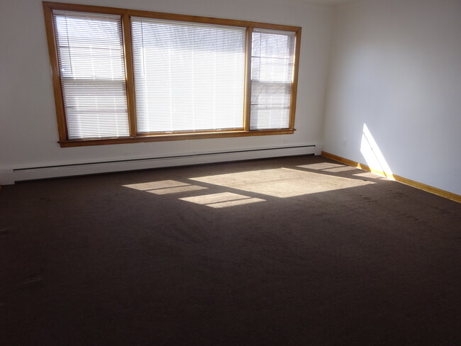 Building Photo - 5600 W Berenice Ave