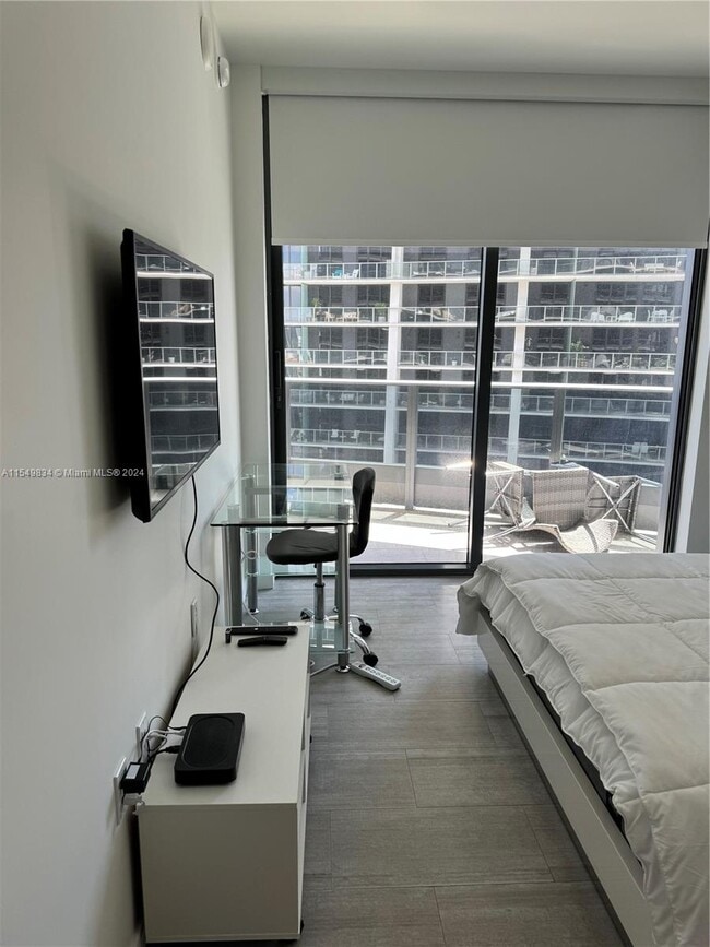Building Photo - 1000 Brickell Plaza