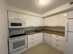 Building Photo - 2049 S Ocean Dr