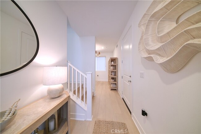 Building Photo - 145 Sora