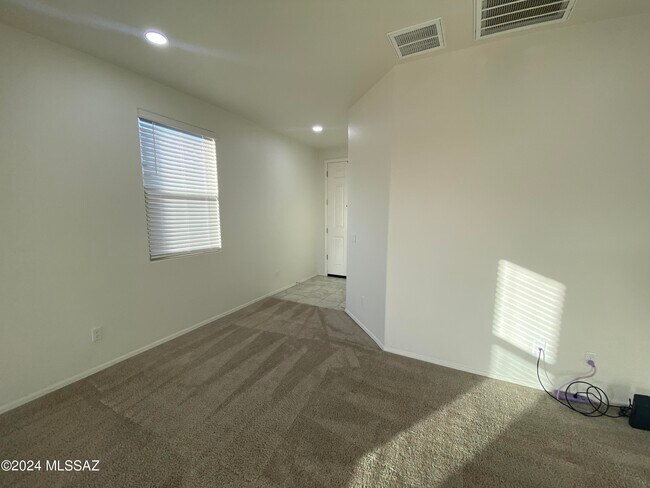 Foto del edificio - 12265 N Sutter Dr