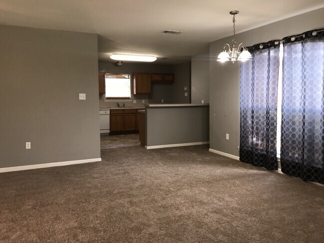 Foto del edificio - 3 Bedroom House in Denham Springs