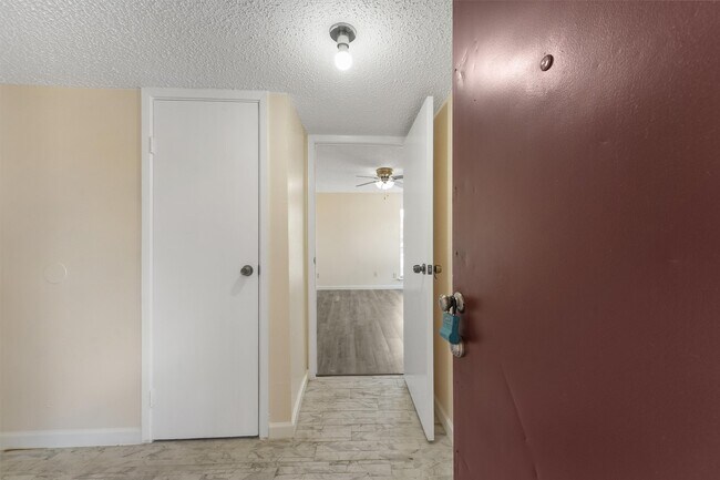Foto del edificio - 9221 Imogene St