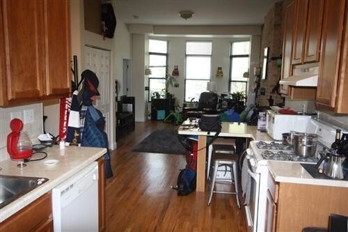 Primary Photo - 1759 W Division St