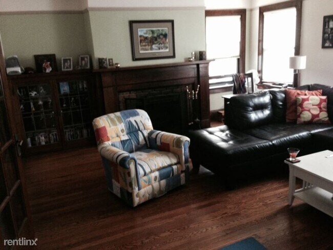 Building Photo - 2 br, 1 bath Apartment - 7004 W Wisconsin Ave