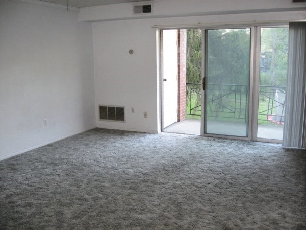 Sala Central (Monoambiente con balcón) - The Bristol