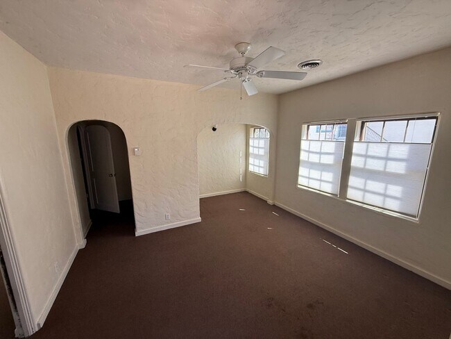 Foto del edificio - 204 W Market St