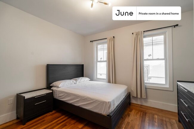 Room in Shared 5 bed/2 bath home - Room in Shared 5 bed/2 bath home