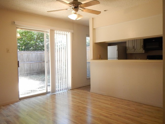 Building Photo - 2983 Country Place Cir