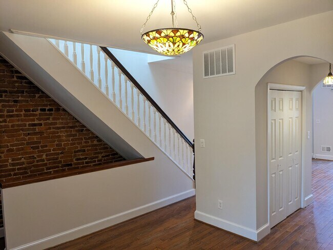 Foto del edificio - 606 15th St NE