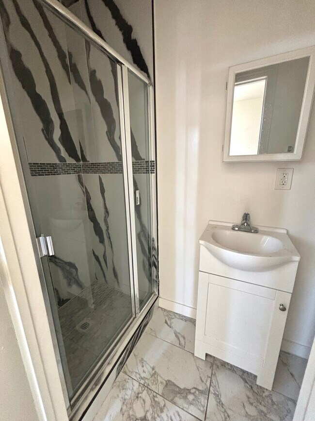 Foto del edificio - 2905 Van Buren Pl