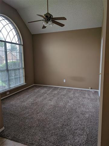 Foto del edificio - 2340 Red Maple Rd