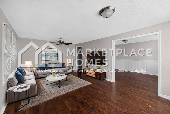 Building Photo - 1110 Pinkston St