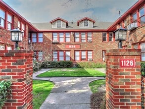 Building Photo - 1126 Berthea St