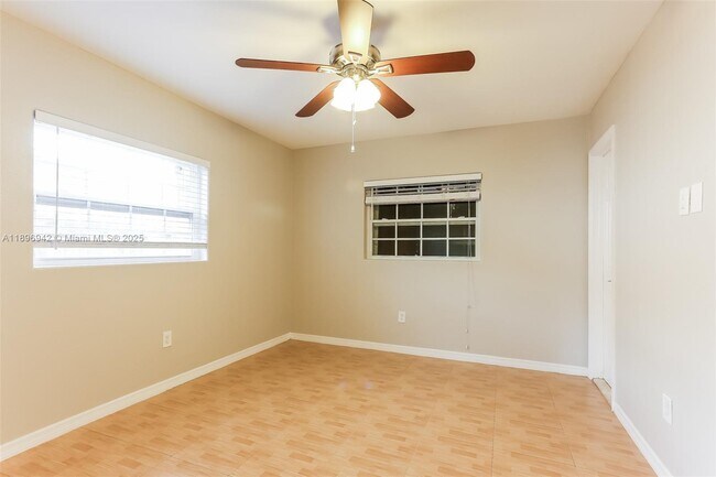 Building Photo - $2,935