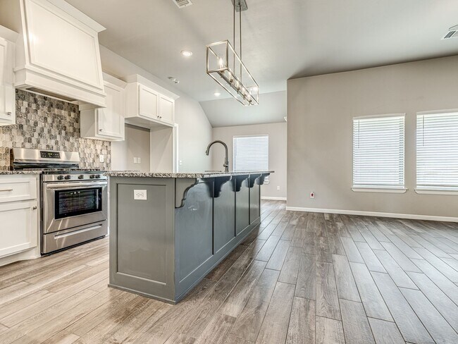 Photo - Newer Home in Ironstone + 3 bedrooms + 2 bathrooms + Edmond Schools