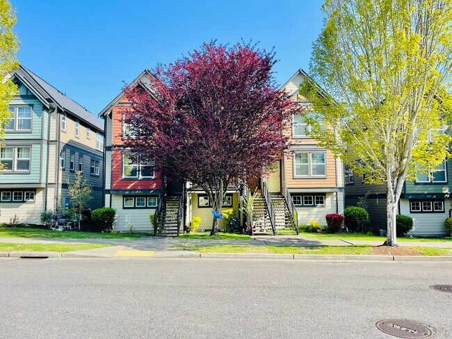 Building Photo - Beautiful Sylvan Ridge Townhouse with Atta...