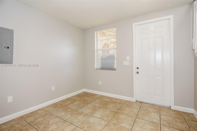 Building Photo - 1495 NE 33rd Ave