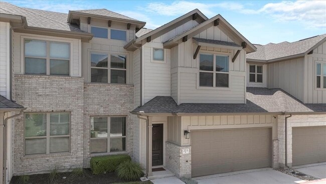 Foto del edificio - 2500 Forest Creek Dr