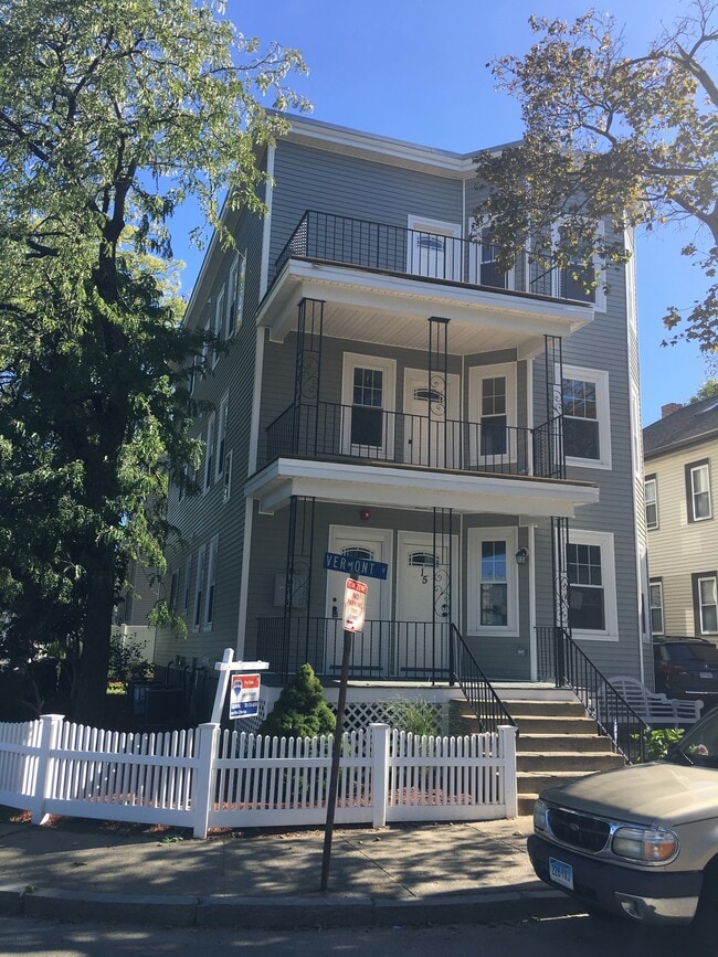 Building Photo - 17 Vermont Ave