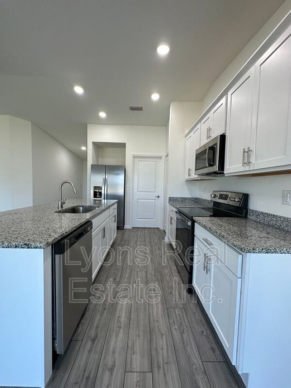 Foto del edificio - 2604 NW 8th Pl