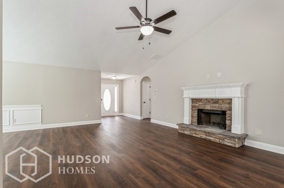 Building Photo - SELF TOUR NOW! - 1530 Dillard Heights Dr, ...